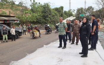 Walikota Eva Dwiana Tinjau Proses Perbaikan Jalan di Kecamatan Sukabumi